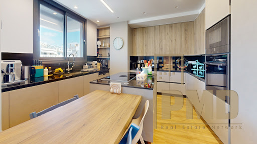 Appartement avec terrasse et piscine 3