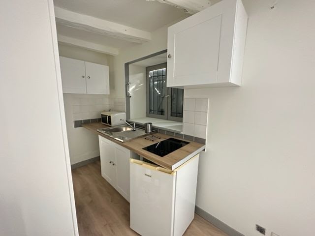 Location meublée appartement 1 pièce 18 m² à Limoges (87000), 350 €