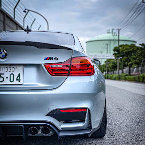 M4 クーペ F82