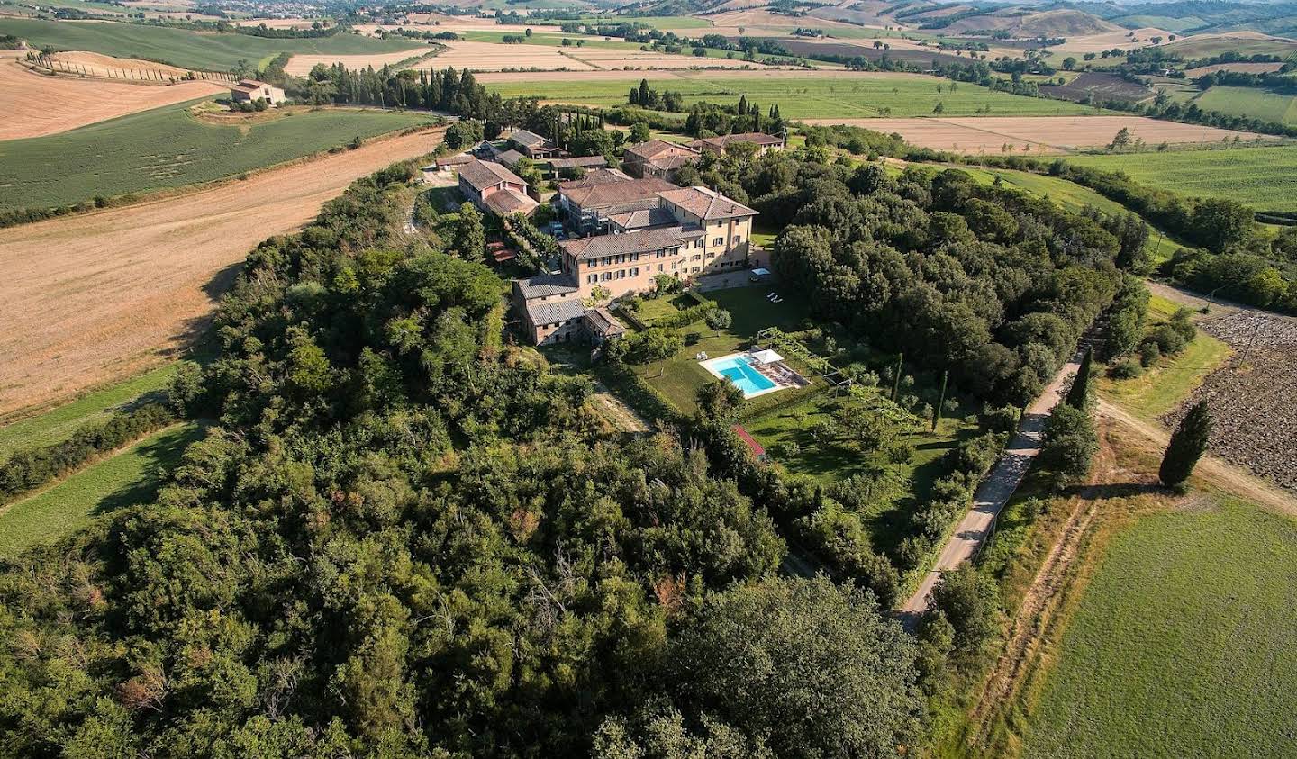 Corps de ferme avec piscine Monteroni d'Arbia