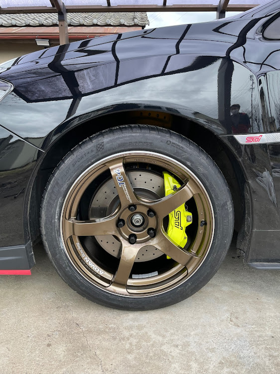 WRX STIのADVAN Racing TC4・ホイール交換に関するカスタム事例の投稿画像3枚目