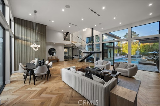 Maison avec piscine et jardin 4