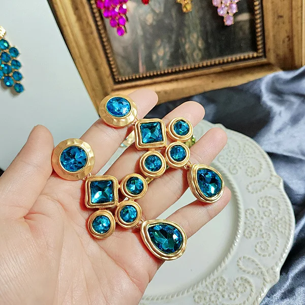 Title 7, Boucles doreilles ovales en cristal bleu brill...