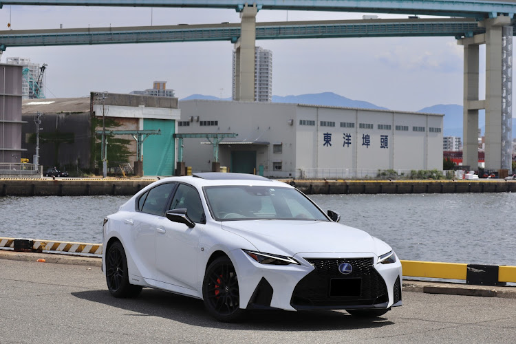 UXのLEXUS・レクサス・LEXUS IS・レクサス IS・試乗に関するカスタム事例の投稿画像1枚目