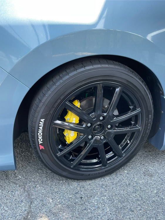セレナのキャリパーカバー・ワイトレ・千早赤阪村・泉南自動車教習所・大型免許に関するカスタム事例の投稿画像1枚目
