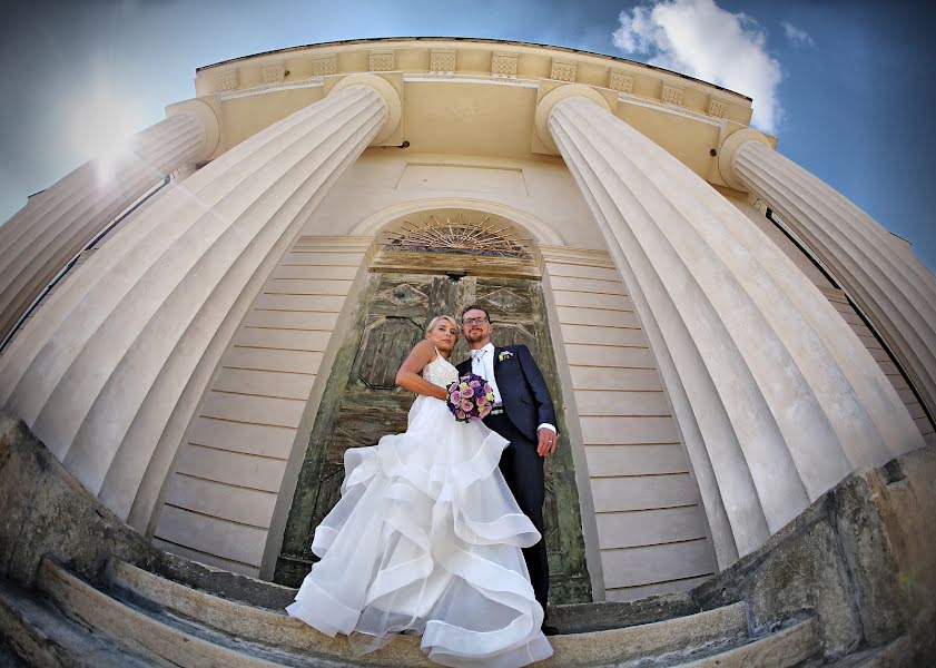 Jurufoto perkahwinan Petr Pavlíček (fotostudio). Foto pada 25 Mac 2019
