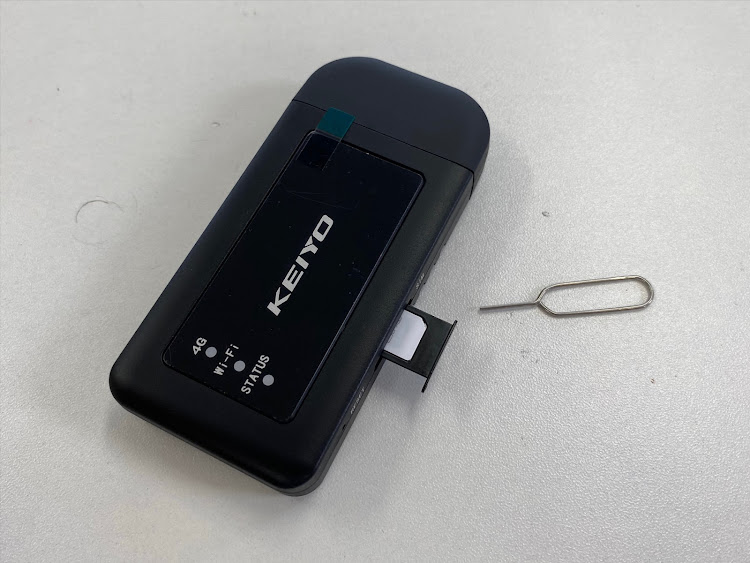 エキシージ Sのブルーレイ・ディスクDVDプレイヤー・車載対応Wi-Fiルーター・HDMI切替器・USBソケット・エンタメーテレに関するカスタム事例の投稿画像5枚目