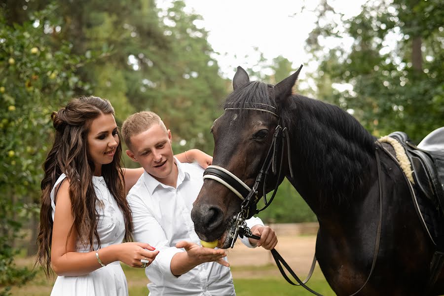 Wedding photographer Darya Romanova (silentium). Photo of 16 February 2019