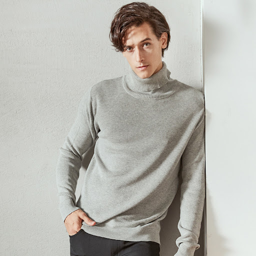 High collar grey