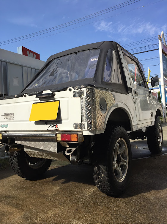 ジムニーの洗車・スニーカーズに関するカスタム事例の投稿画像1枚目