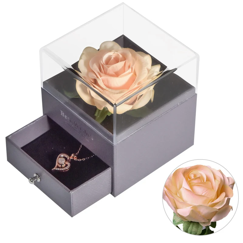 Boîte à bijoux en acrylique avec fleurs préservées et collier. Un cadeau romantique et élégant pour elle, rangement précieux et souvenir inoubliable.