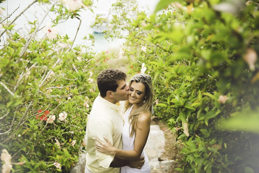 Wedding photographer Narlla Oliveira (narllaoliveira). Photo of 10 March 2017