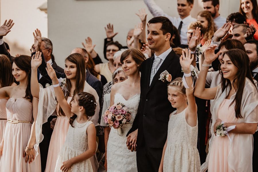 Fotógrafo de casamento Kriszti Sipocz (atmyh). Foto de 28 de julho 2017