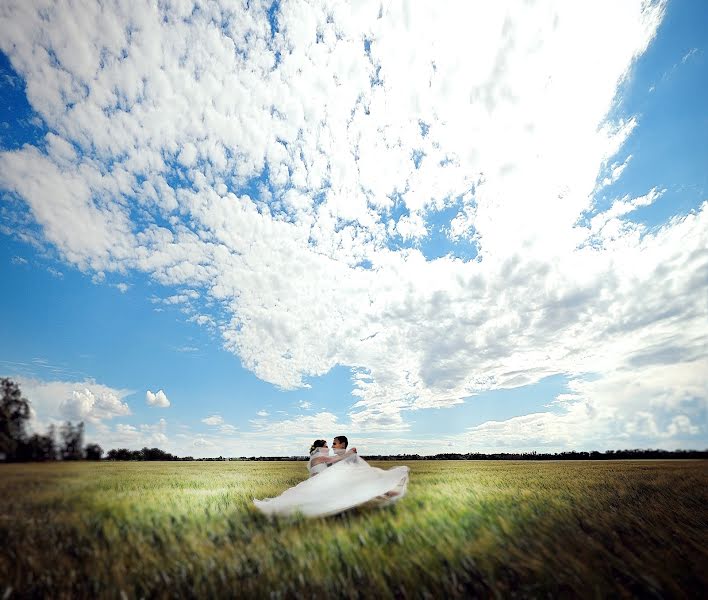 Fotógrafo de casamento Maksim Berezoveckiy (geleosx). Foto de 21 de julho 2016