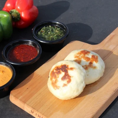 Chilli Paneer Bao (4 Pcs) (Serves 1-2)