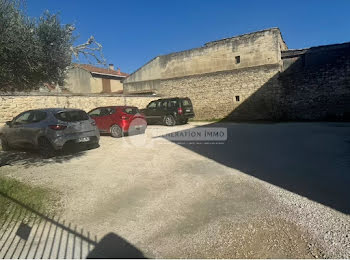 parking à Eyragues (13)