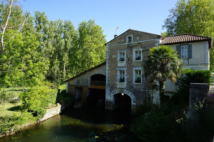 Vente moulin 8 pièces 220 m² à Villetoureix (24600), 445 000 €