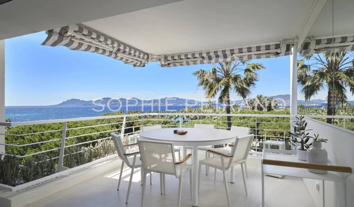 Apartment with terrace Cannes