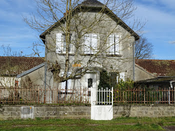 maison à Chezal-Benoît (18)