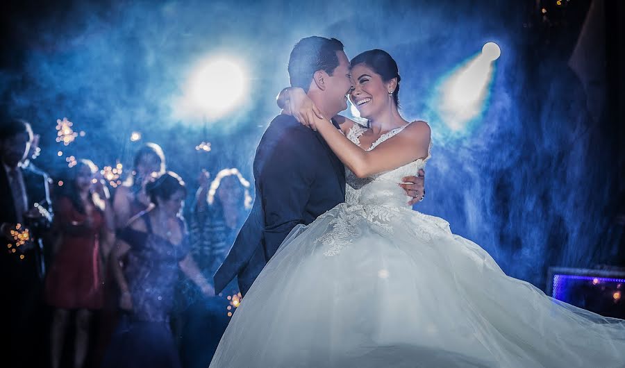 Bryllupsfotograf Joaquin Carmona (bulbofotografia). Bilde av 4 oktober 2019