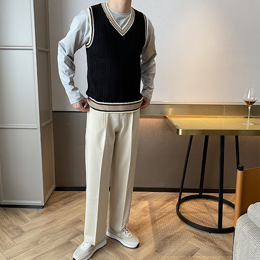 Title 4, V-neck sleeveless vest sweater vest. Perfect fo...