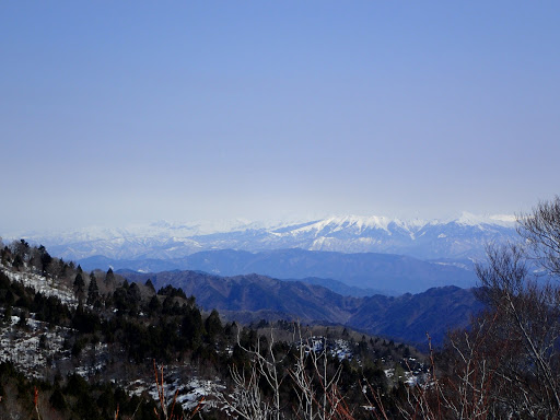 北アルプス北部（左に剱岳）