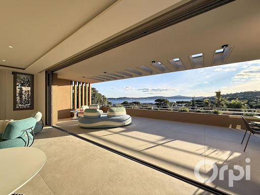 Apartment with terrace and pool 3