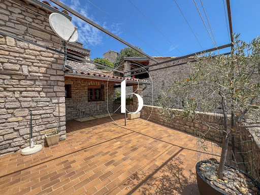 House with terrace 3
