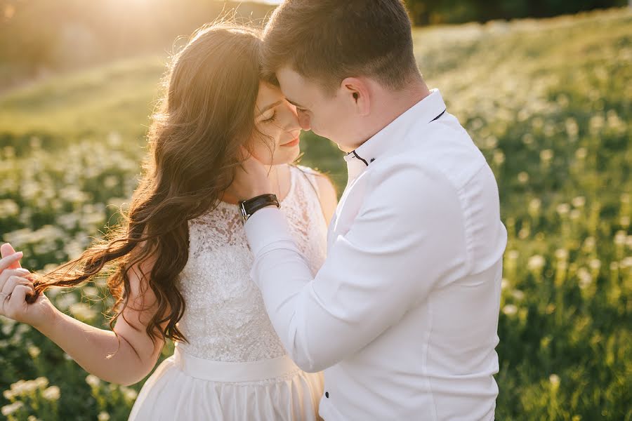 Fotógrafo de casamento Tatyana Uzun (tanyas). Foto de 13 de maio 2019