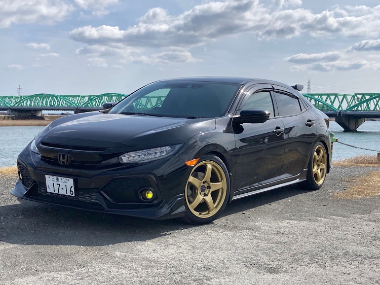 シビック(欧州HB)のシビック FK7・赤レンガ倉庫横公園・リバーサイド・洗車に関するカスタム事例の投稿画像5枚目