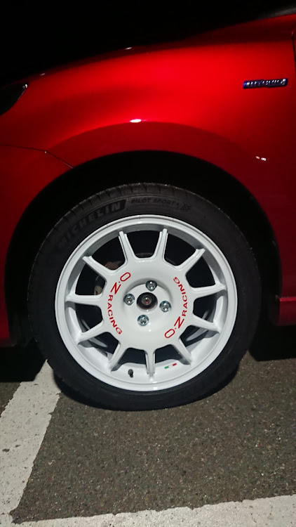 スイフトのスイフトRS・ホイール・インチアップ・OZに関するカスタム事例の投稿画像2枚目