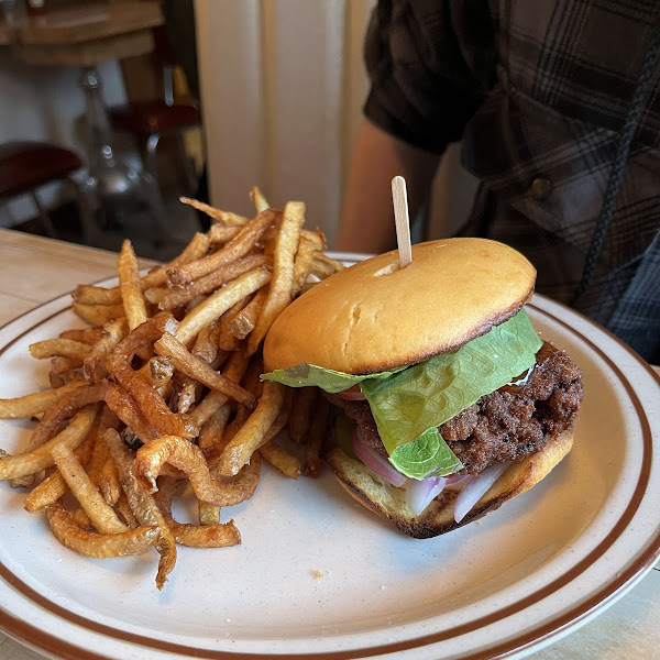 Fried chicken burger with Chiptle Mayo