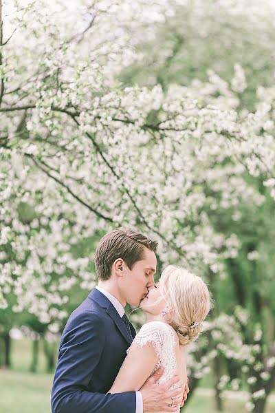 Fotografo di matrimoni Vlada Karpovich (isolation). Foto del 12 maggio 2016