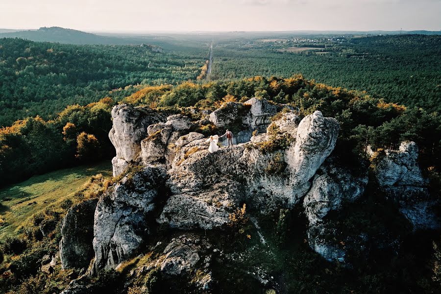 Jurufoto perkahwinan Robert Słomski (fotoslomski). Foto pada 25 Disember 2021