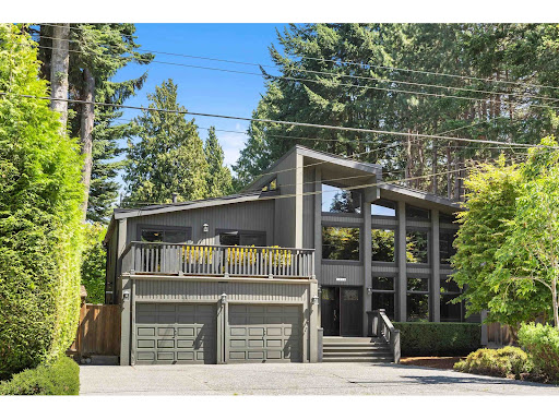 Maison contemporaine avec piscine et jardin 1