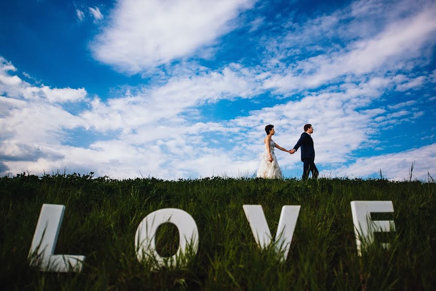 Wedding photographer Slawek Frydryszewski (slawek). Photo of 15 March 2016