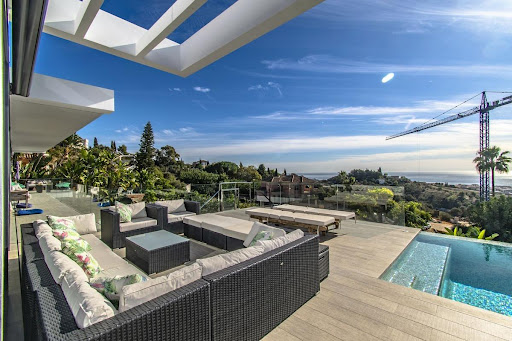 Villa avec piscine et terrasse 4