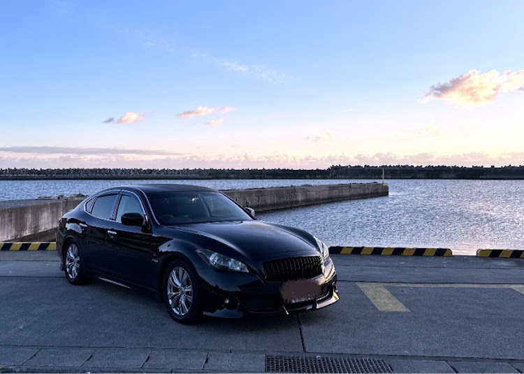 フーガのラス日の出🌅・2022年最後の朝ドラ🚙・良いお年をお迎えくださいネ🤗🎶に関するカスタム事例の投稿画像2枚目