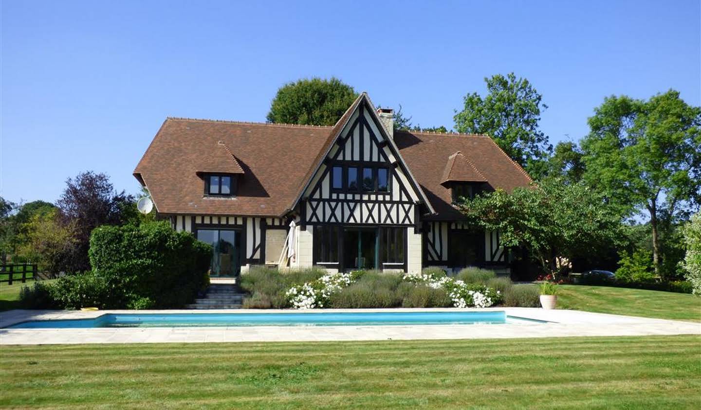 House with pool and garden L'Aigle