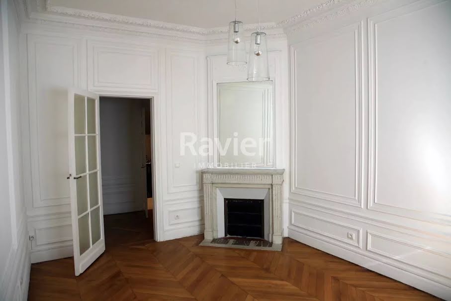 Location  locaux professionnels 1 pièce 28.15 m² à Paris 16ème (75016), 1 083 €