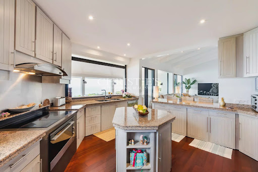 Maison avec piscine et terrasse 5