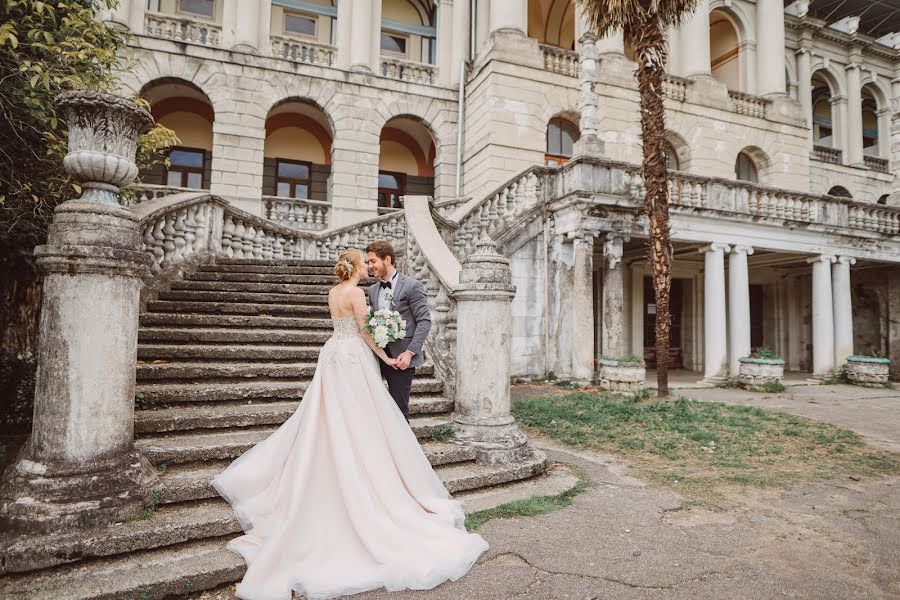 Jurufoto perkahwinan Anelya Ruzheynikova (bridalstudio). Foto pada 13 Jun 2019