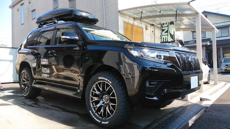 ランドクルーザープラドのプラド150後期・ブラックエディション・275/55R20・9.0J/+18・アルカン3tジャッキに関するカスタム事例の投稿画像5枚目