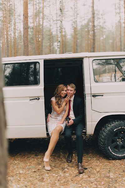 Fotógrafo de casamento Ekaterina Domracheva (katedomracheva). Foto de 20 de outubro 2017