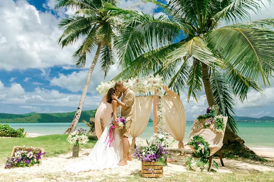 Fotógrafo de casamento Tatyana Zakharova (tanullyaz). Foto de 16 de julho 2017