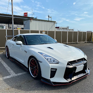 NISSAN GT-R R35