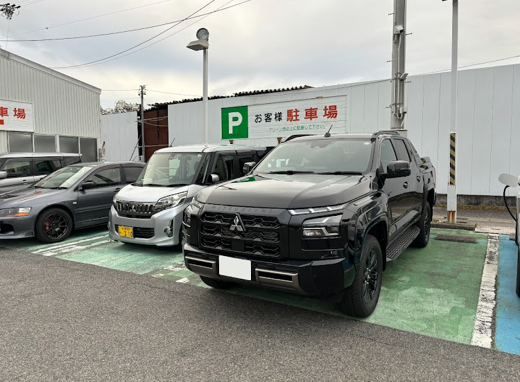 m310_104さんが投稿した新型トライトン・試乗車・マジ欲しいに関するカスタム事例の投稿画像1枚目