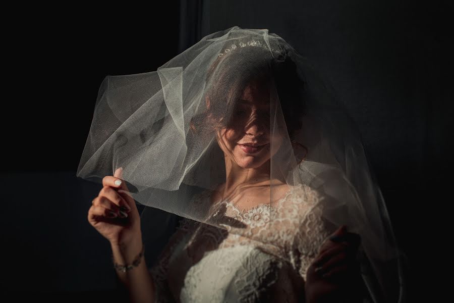 Wedding photographer Sergey Ponomarenko (sergeip). Photo of 15 April 2020