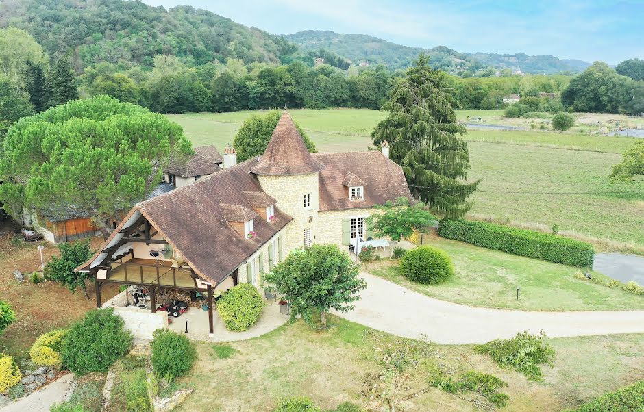 Vente maison 11 pièces 600 m² à Beaulieu-sur-Dordogne (19120), 686 400 €