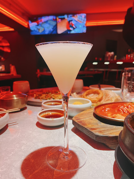 小菜可以續加
🌟個人部隊鍋：滿不錯的，豆腐很嫩，有我愛的午餐肉，份量還算多，韓國泡麵好吃
🌟辣年糕：真的有辣，不敢吃辣的不推薦，糯米捲不錯～
🌟酥炸野蔬拼盤：茄子和櫛瓜❤️
🌟海鮮煎餅：料很豐